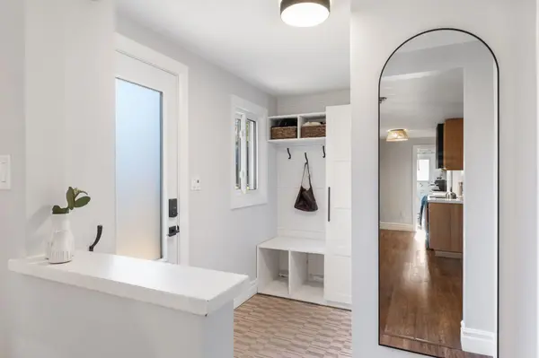 Collingwood, ON L9Y 0X2,19 Dell Parr AVE