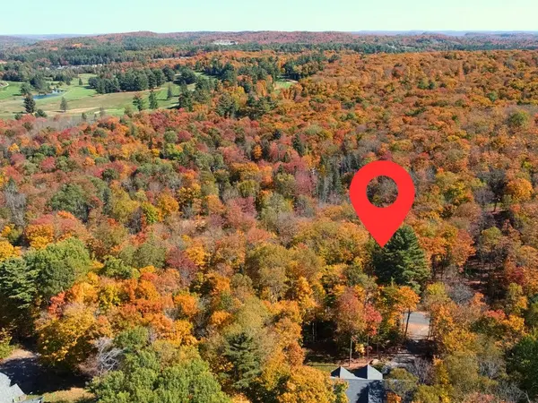 Huntsville, ON P1H 1N8,384 Golf Course RD