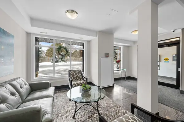 Barrhaven, ON K2J 2J1,3684 Fallowfield RD #204