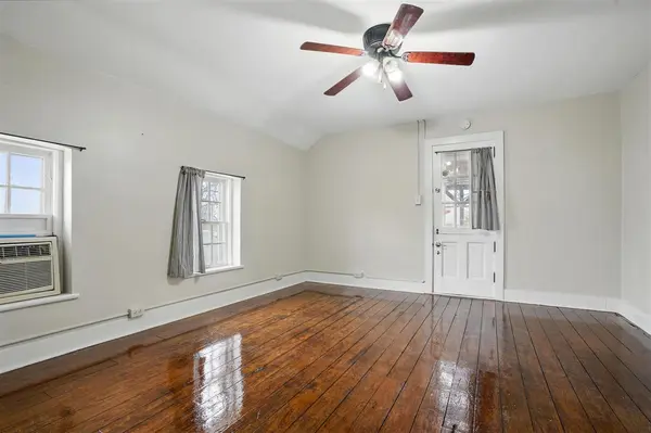 4506 220th Trl, Amana, IA 52203