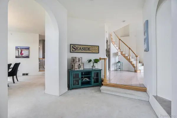 265 Lakeshore DR, Battle Creek, MI 49015