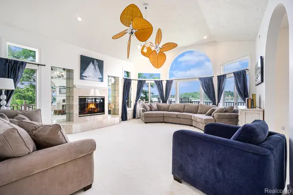 265 Lakeshore DR, Battle Creek, MI 49015