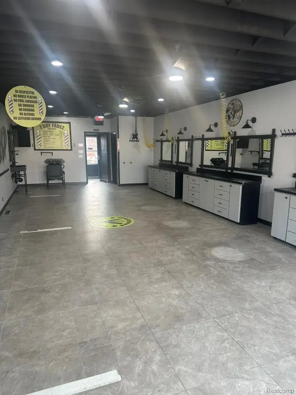 25113 W 6 MILE RD, Redford Charter Township, MI 48240