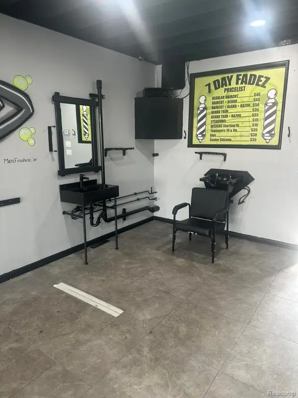 25113 W 6 MILE RD, Redford Charter Township, MI 48240