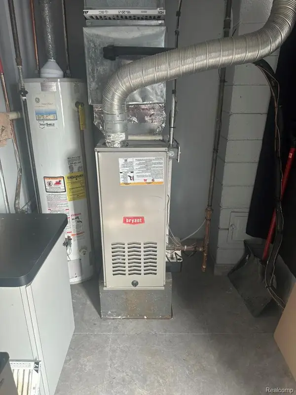 25113 W 6 MILE RD, Redford Charter Township, MI 48240