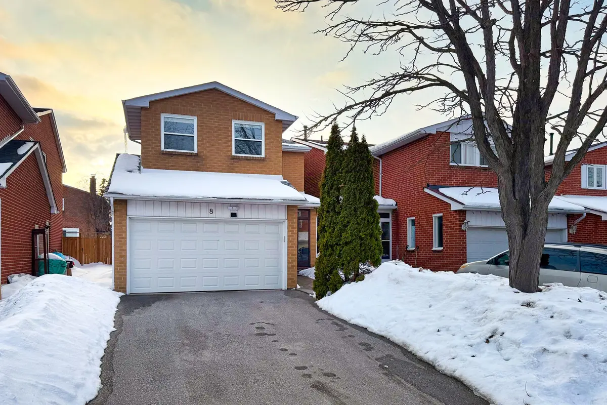 8 Royal Colwood CT, Vaughan, ON L4K 2J3