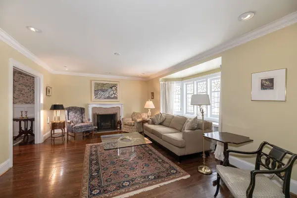 416 Rosemary RD, Toronto C03, ON M5P 3E5