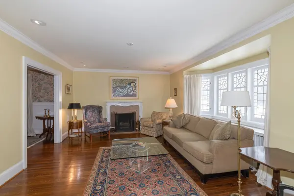 416 Rosemary RD, Toronto C03, ON M5P 3E5