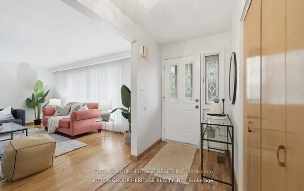 40 Hills RD, Ajax, ON L1S 2W4