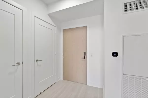 Toronto W08, ON M9A 0E5,25 Cordova AVE #812