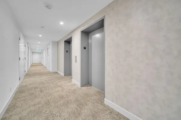 Brampton, ON L7A 5L6,215 Veterans DR #304