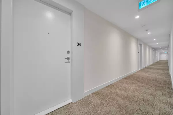 Brampton, ON L7A 5L6,215 Veterans DR #304