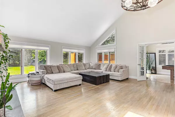 Blue Mountains, ON L9Y 0K6,136 Grand Cypress LN