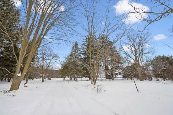 Centre Wellington, ON N0B 1A0,6933 Wellington 7 RD