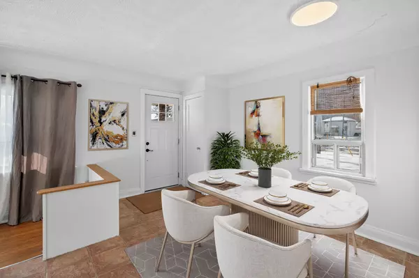 Hamilton, ON L8S 2X6,94 Emerson ST