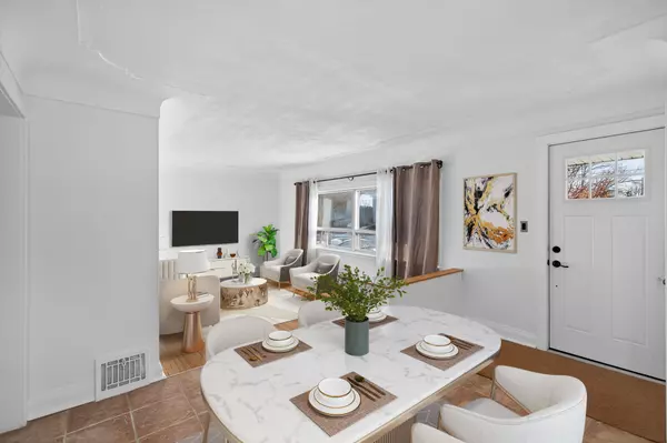 Hamilton, ON L8S 2X6,94 Emerson ST