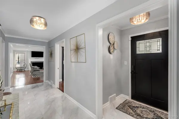 17200 Pontchartrain BLVD, Detroit, MI 48203