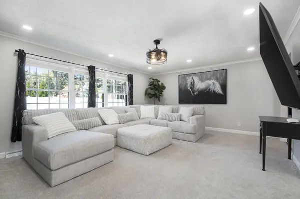 4085 Quainton RD, Norton Shores City, MI 49441