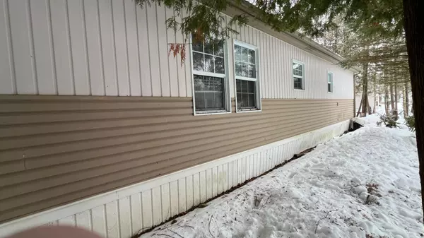 Springwater, ON L0L 1P0,18 Prince Rupert AVE