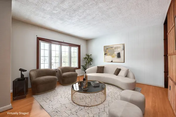 557 Stonecliffe RD, Oakville, ON L6L 4N8