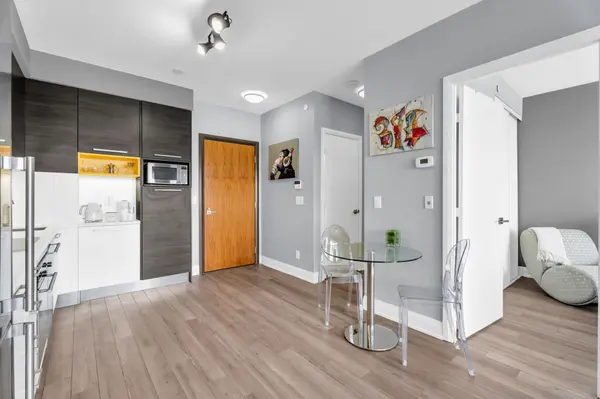 36 Park Lawn RD #2904, Toronto W06, ON M8V 0E5