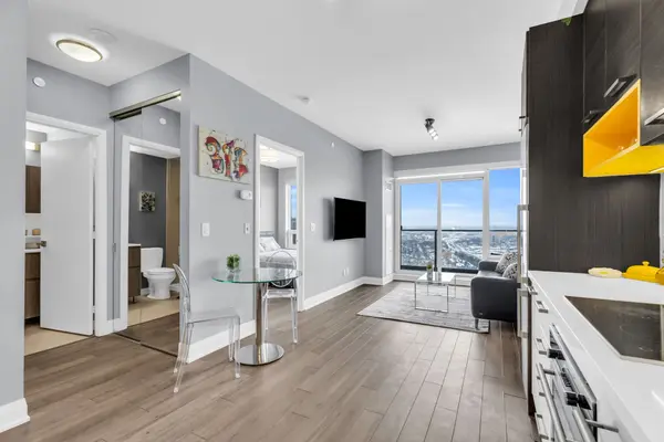 36 Park Lawn RD #2904, Toronto W06, ON M8V 0E5