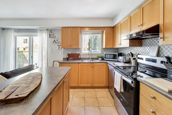 53 Bradley DR, Halton Hills, ON L7G 6B6