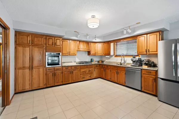 Fort Erie, ON L2A 2M2,181 Gilmore RD