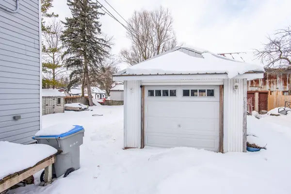 Bluewater, ON N0M 1X0,86 King ST