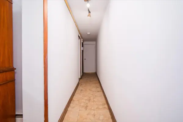 224 Pickering ST #Lower Bach, Toronto E02, ON M4E 3J8