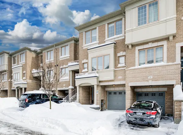 Brampton, ON L6Y 6E3,9 Aspen Hills RD #40