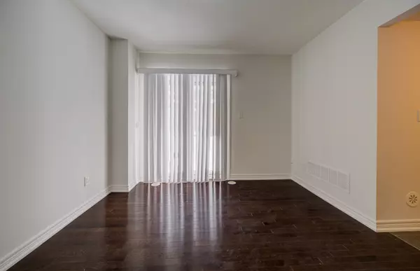 Brampton, ON L6Y 6E3,9 Aspen Hills RD #40