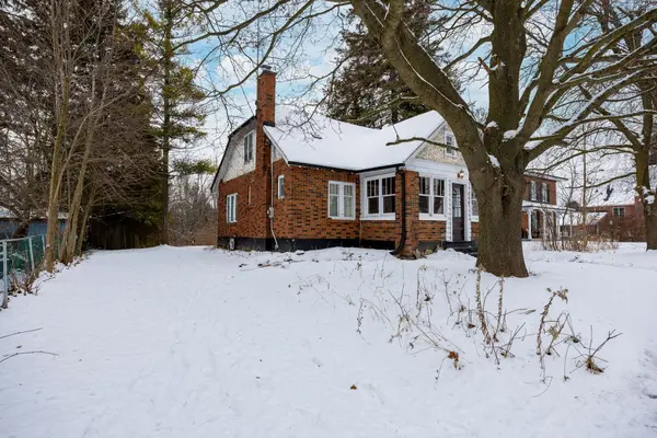 909 7A HWY, Cavan Monaghan, ON L0A 1C0