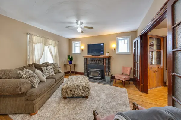 909 7A HWY, Cavan Monaghan, ON L0A 1C0