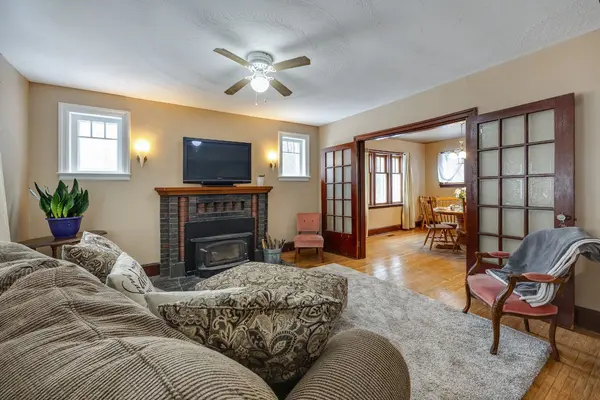 909 7A HWY, Cavan Monaghan, ON L0A 1C0