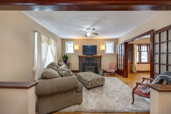 909 7A HWY, Cavan Monaghan, ON L0A 1C0