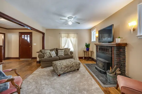 909 7A HWY, Cavan Monaghan, ON L0A 1C0