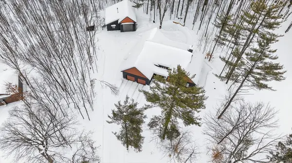 1107 Xavier ST, Gravenhurst, ON P0E 1G0