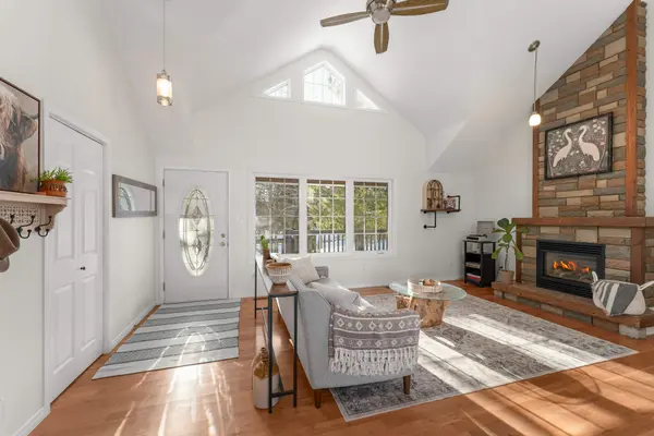 63 Sunny Side RD, Rideau Lakes, ON K0G 1X0