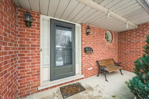 Guelph, ON N1L 1A4,43 Brady LN