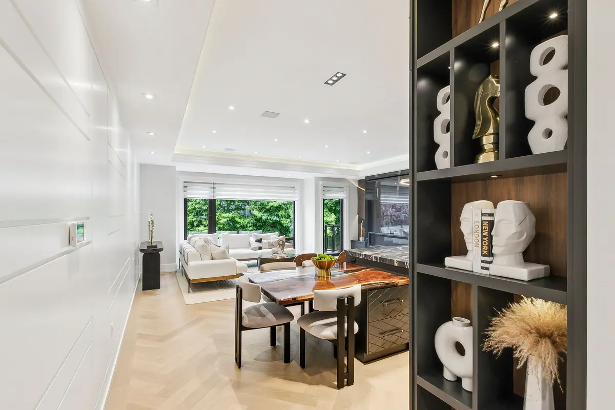 12 Otter CRES, Toronto C04, ON M5N 2W2