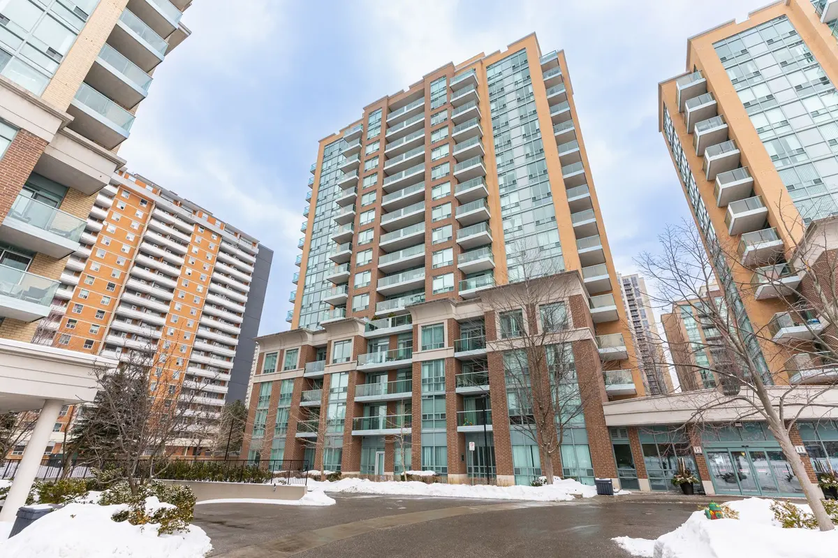 15 Michael Power PL #1005, Toronto W08, ON M9A 5G4