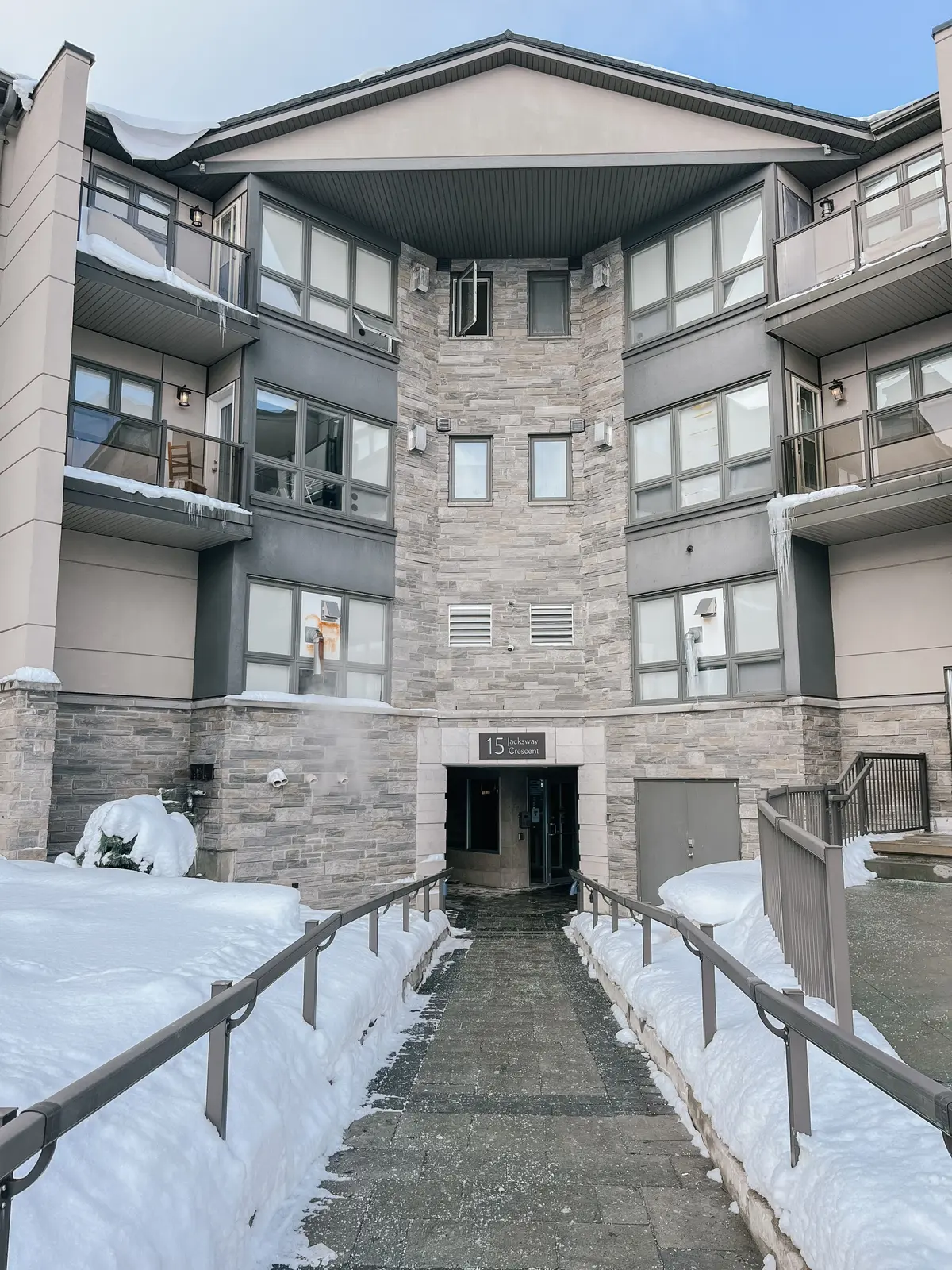 15 Jacksway CRES #320, London North, ON N5X 3T5