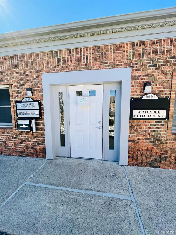 5820 N CANTON CENTER RD #365, Canton Twp, MI 48187