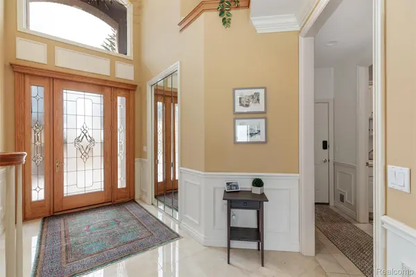 34330 Jefferson AVE, Harrison Charter Township, MI 48045