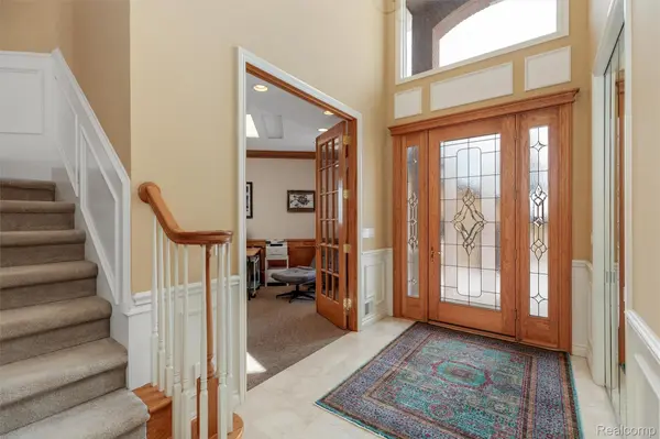 34330 Jefferson AVE, Harrison Charter Township, MI 48045