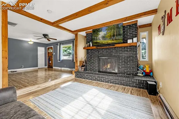 3940 Hollybrook LN, Pueblo, CO 81005