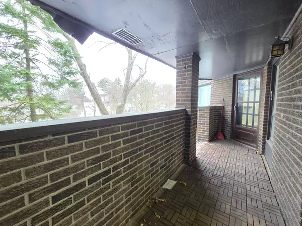 Toronto C15, ON M2H 3A4,28 Spire Hillway N/A