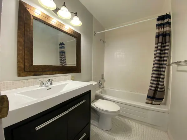 725 Don Mills RD #2505, Toronto C11, ON M3C 1S6