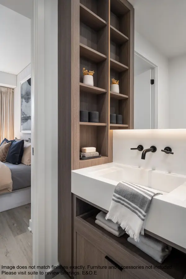 55 Charles ST E #4605, Toronto C08, ON M4Y 0J1